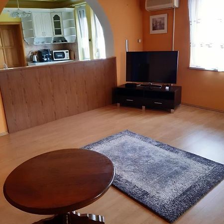 Dunafoldvar Gabor Pal 1 Apartman 1 Szoba מראה חיצוני תמונה