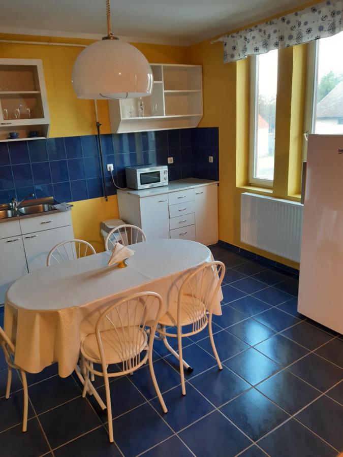 Dunafoldvar Gabor Pal 1 Apartman 1 Szoba מראה חיצוני תמונה