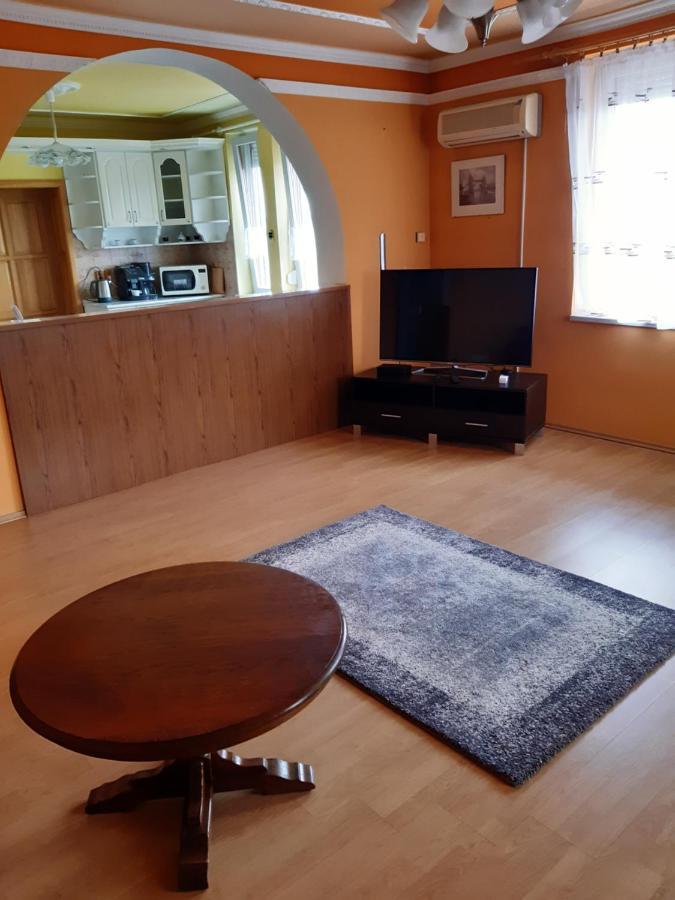 Dunafoldvar Gabor Pal 1 Apartman 1 Szoba מראה חיצוני תמונה